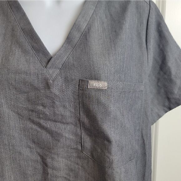 FIGS Technical Collection Vneck Top - Picture 2 of 6